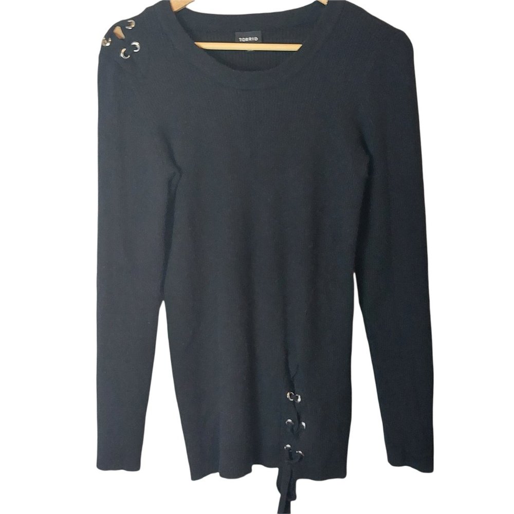 Torrid Women's Sweater Black With Metal Rings And Lace Size 1 Good Condition